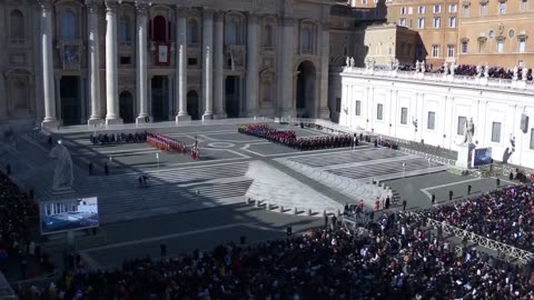 El papa pide en Navidad "superar las divisiones" en un mundo ensombrecido por los conflictos | AFP