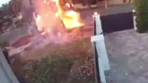 Video of a man lighting a fire near Melrose, California this morning.