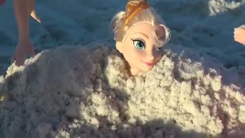 BEACH - Elsa