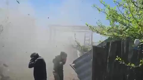 Ukrainian Artillery Crew's Insane Near-Miss from Flying Metal