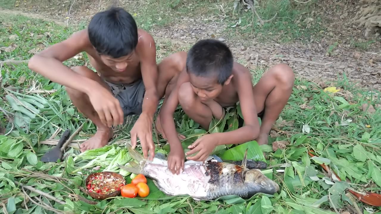 Primitive Technology - Meet Fish In The Lake Cacth And Cooking