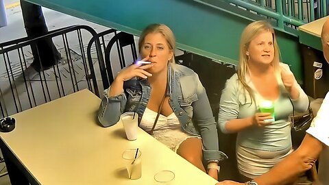 Candid Sexy Smoking Woman 802