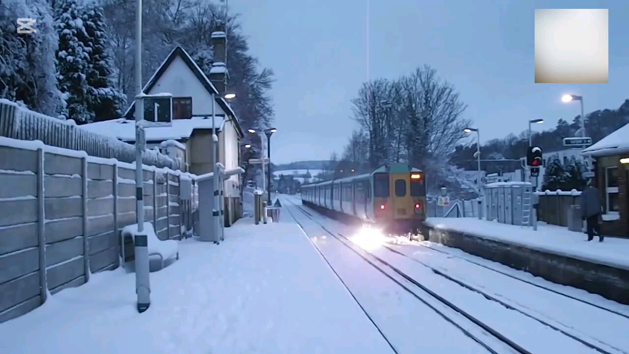 Train Suffers Electrical Malfunction – Real Footage🚂🤯