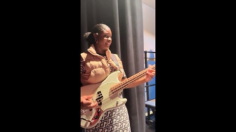 Calandria Allen on bass playing for ZHS School Choir! 🎸🎶♥️🎵🔥 #playitgirl