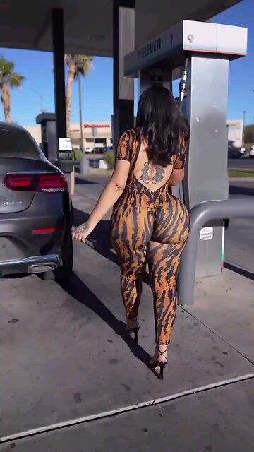 Meanwhile at the gas station 👀