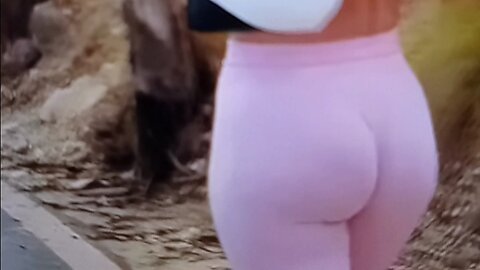 Cake in pink leggings