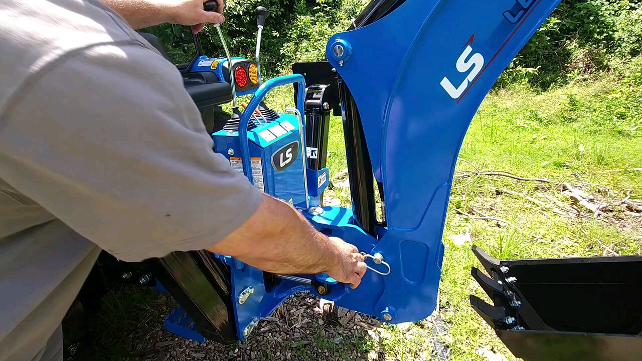 Removing 4 Point Backhoe On Uneven Ground