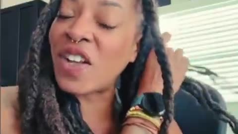 Woman goes OFF at people threatening to steal from stores if they don’t receive their