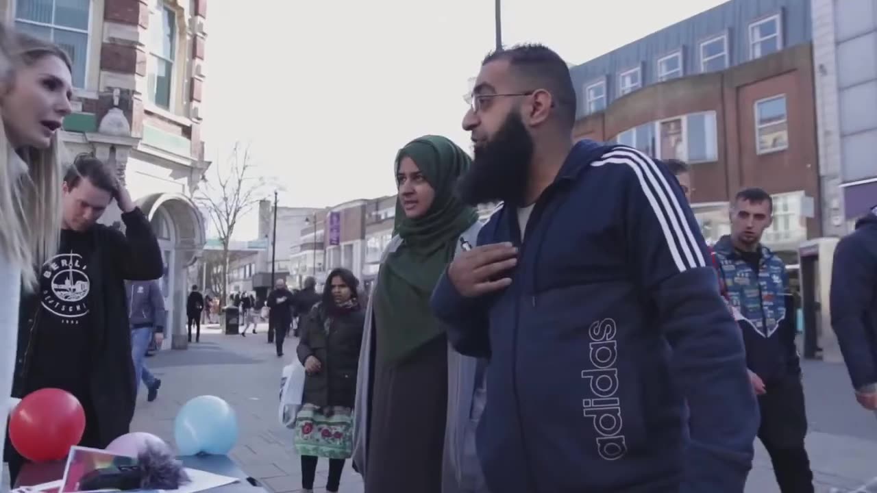 Luton – How was Lauren Southern “offensive”?