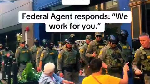 EPIC! Chicago residents who actually CARE about law and order were spotted thanking federal border