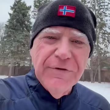 🔥🚨 TIN NÓNG: Thống đốc Tim Walz tỏ ra khá lo lắng khi chúc mọi người Giáng sinh vui vẻ...