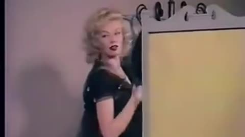 LILI ST CYR STRIPTEASE REMIX