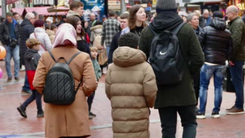 Boxing Day Footfall Down on UK High Streets Despite Discounts