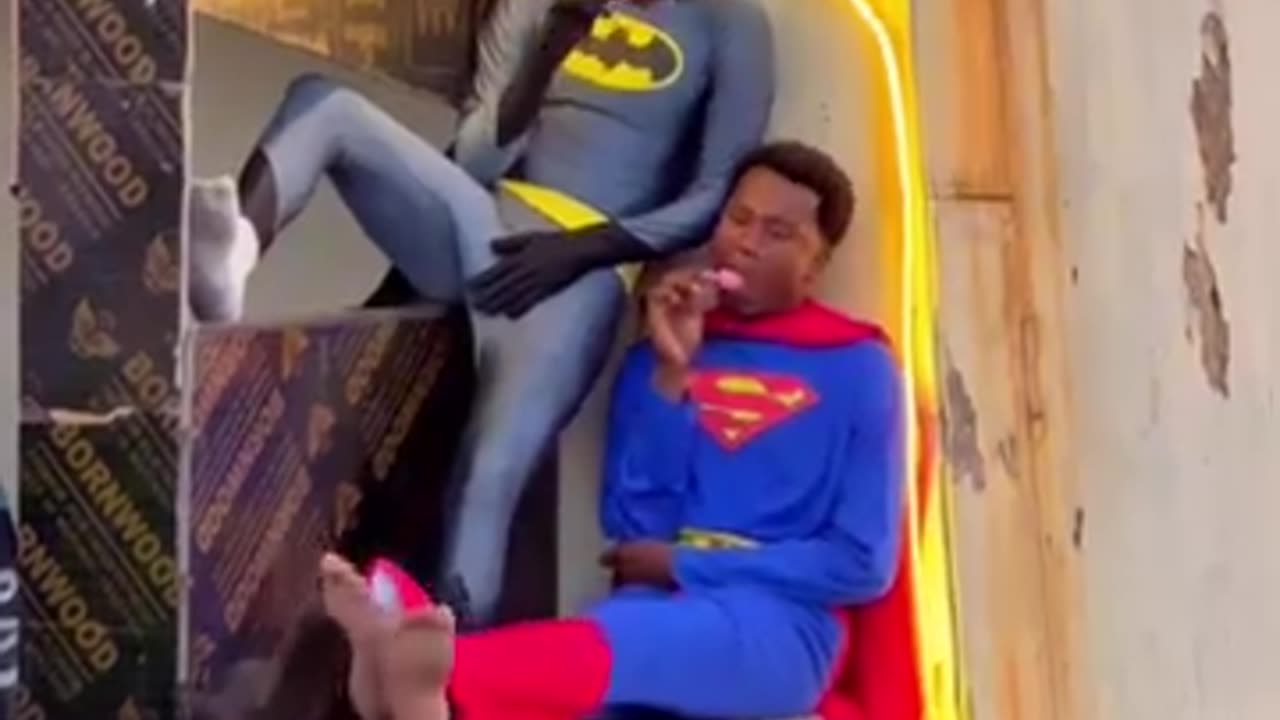 Spiderman vs Batman & Superman