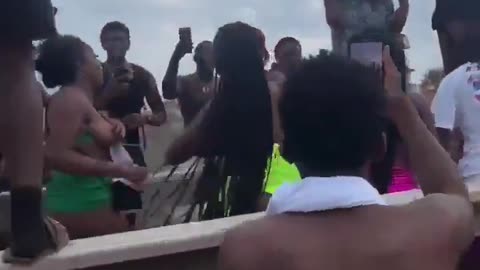Beach fight