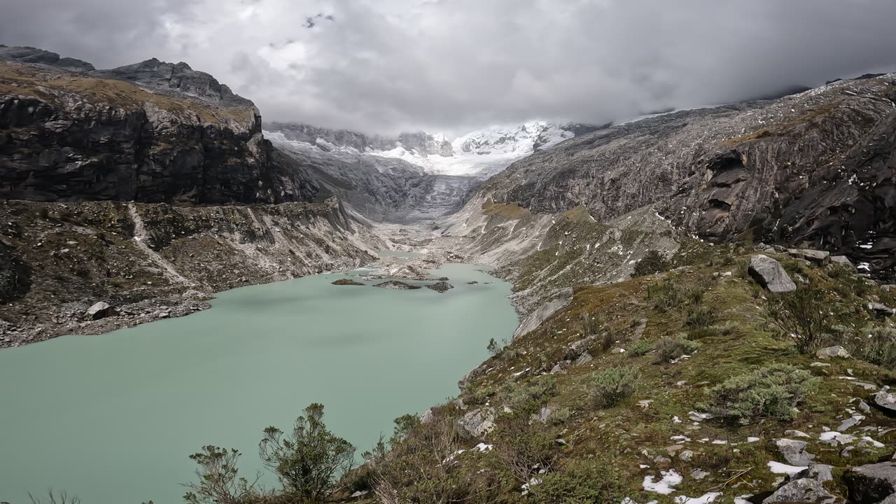 A look at Llaca Lagoon/Laguna Llaca