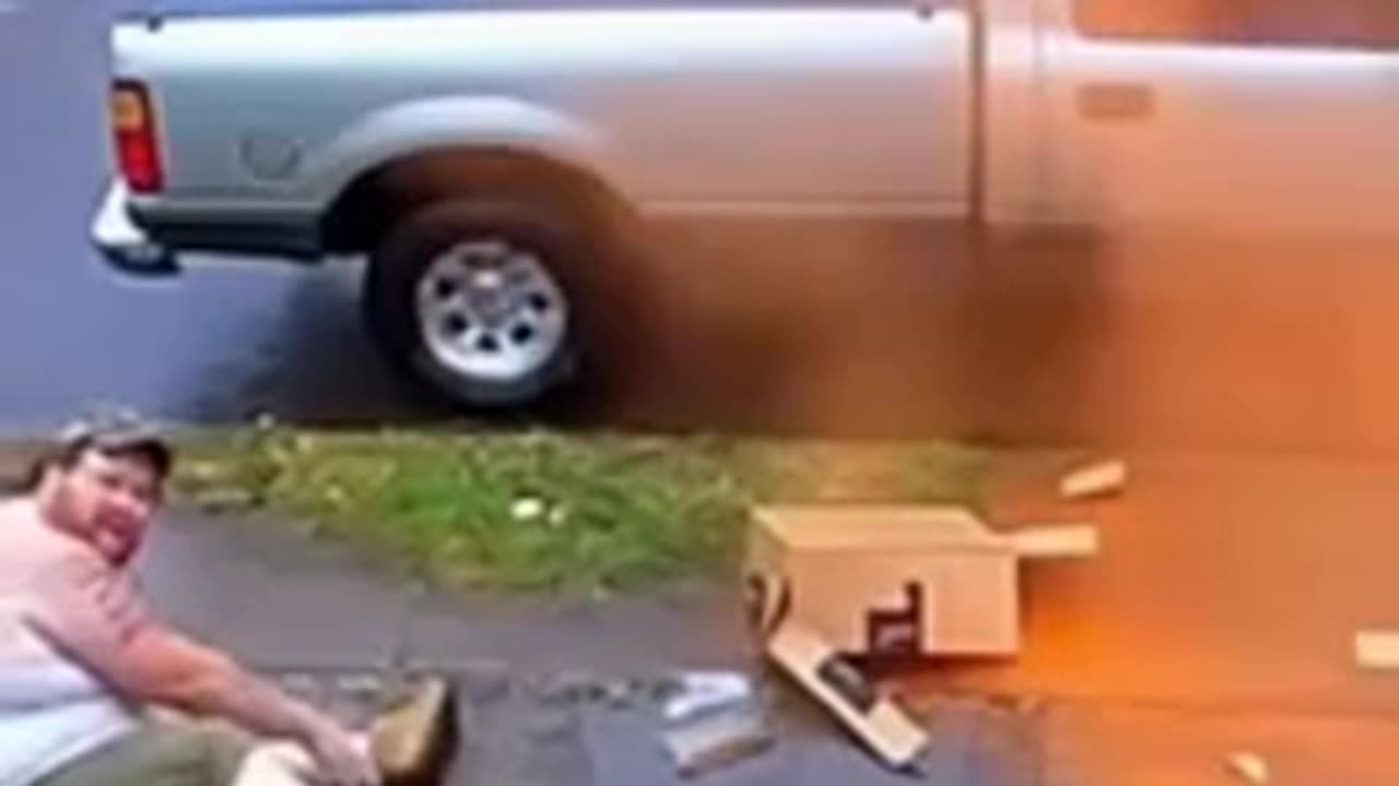 Package Thief Gets Instant Surprise 😂🦃 (THANKSGIVING EDITION) via @savevybot