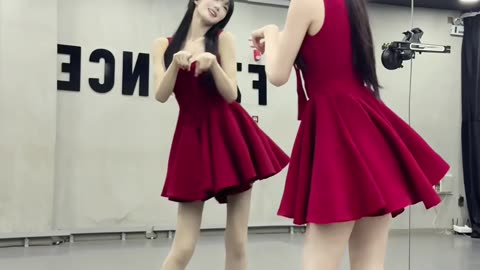 Broke the SCALE Hot! | Lovely Crimson Satin Slip Passionate Ive Dance - Daily Beauty EP 493