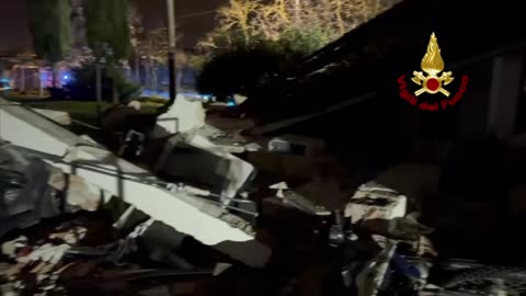 Esplosione causa il crollo di un'abitazione: tre feriti ad Arezzo