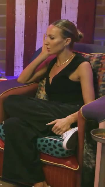 No Kids, All Taylor - Nikki Glaser and Bill Maher