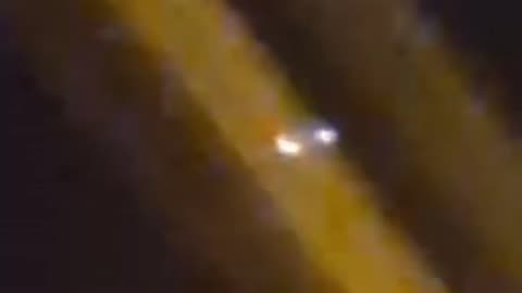 🛸👽 UFO Sighting Near Gatwick Airport - What's This Object? | TheTruthAbove