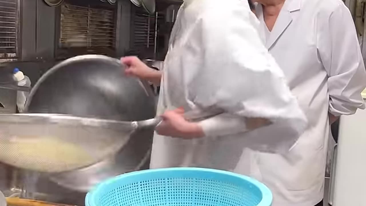 Master Noodle Cooker In Japan