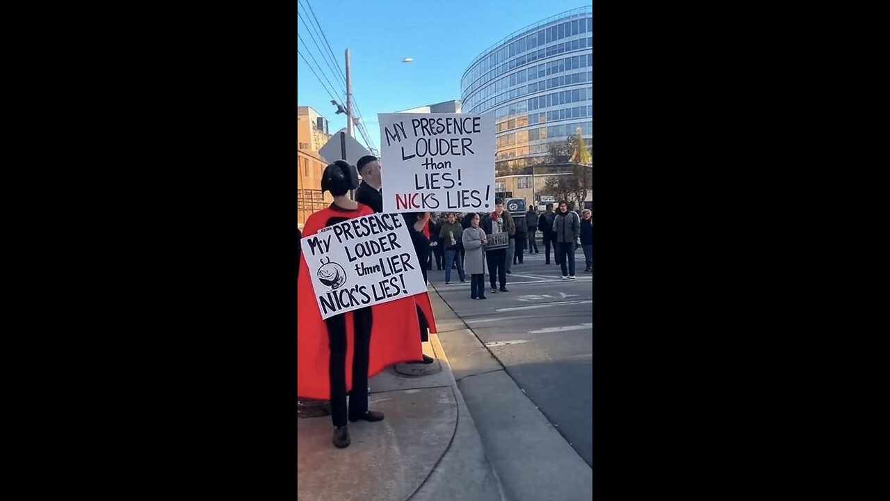 Trolling Lib Protesters with a Portable PA: Hilarious Crowd Reactions! #PoliticalHumor