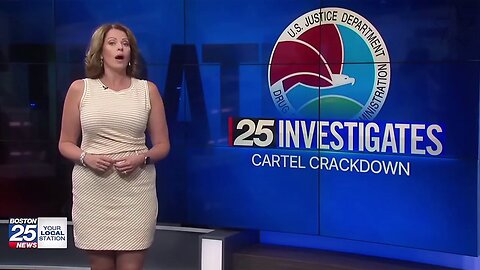 ICE & FBI STORM Chicago