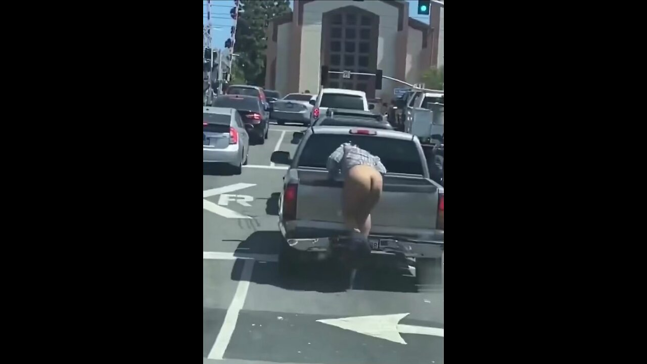 Naked Woman Escapes From Being Kidnapped