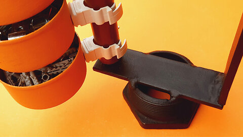 Brilliant idea using PVC pipes and food cans!