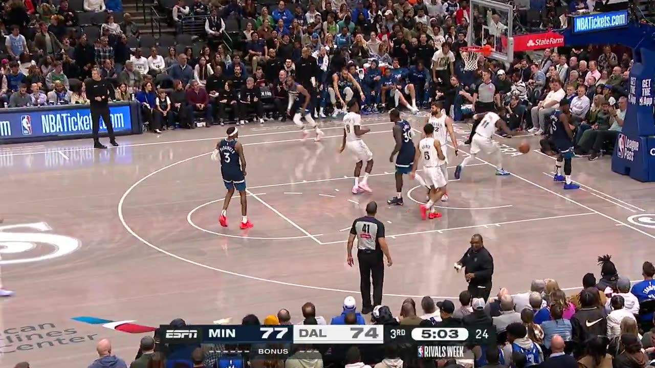 NBA - Ant finishes the Wolves fastbreak with the powerful slam!