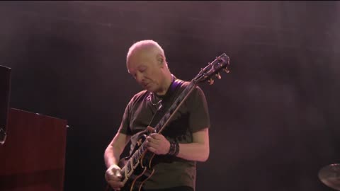 Do You Feel Like We Do - Peter Frampton (live)