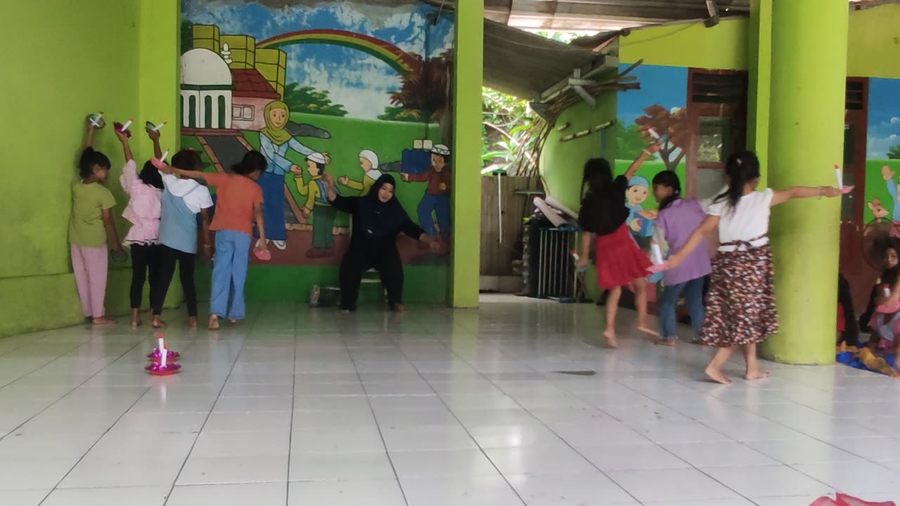 Dance practice before the performance, kindergarten children
