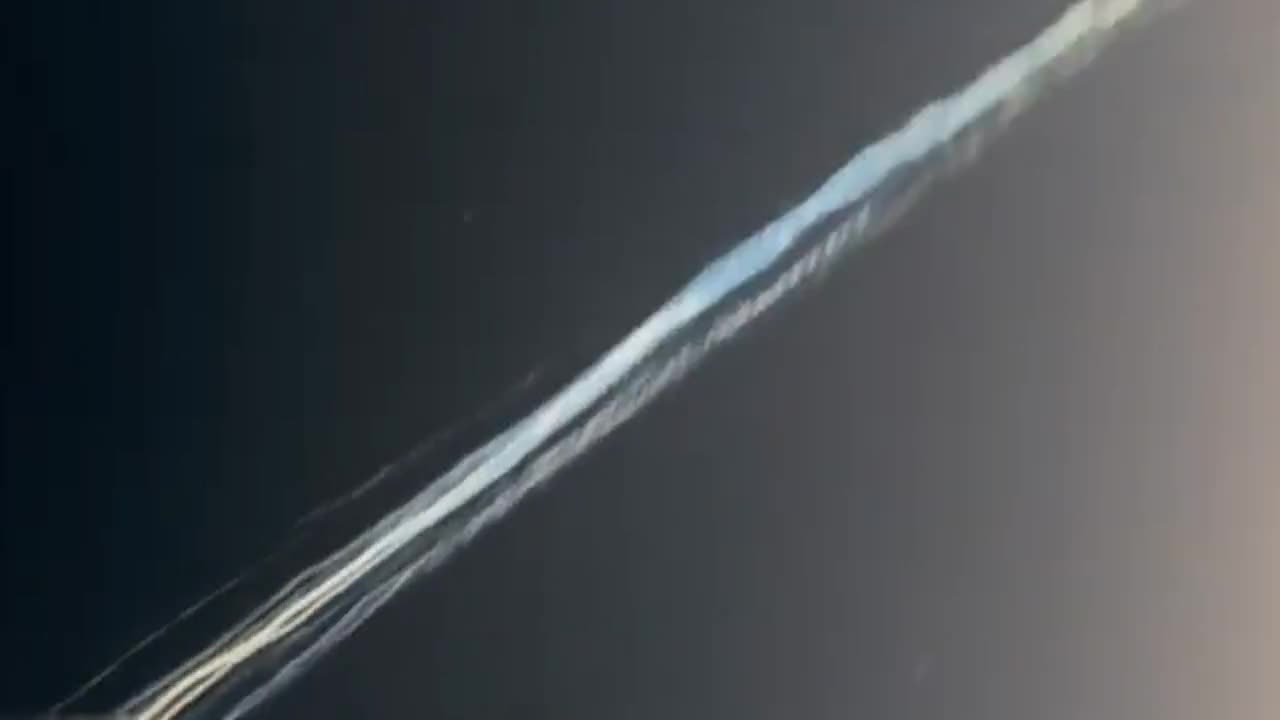 Debris from SpaceX Starship explosion streaks over Turks and Caicos