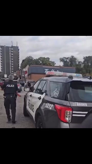 🇨🇦Cops in Toronto are more dangerous than criminals.