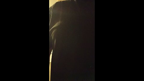 Estatua humana inspirada en las artes marciales.