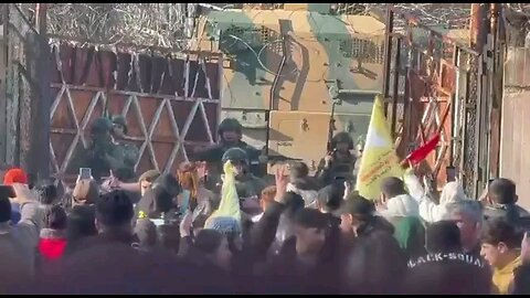 Kurdish SDF supporters in northern Syria are trying to break through the border with Turkey