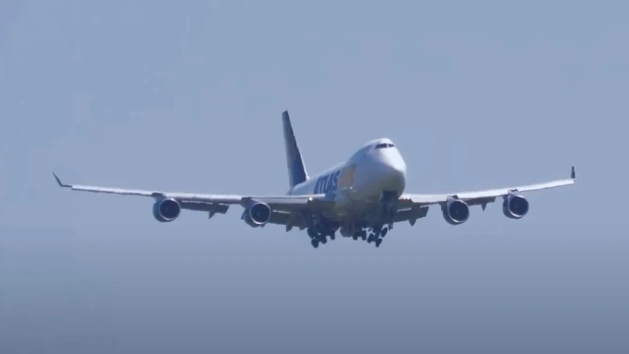 747 Pilot Extends Landing Gear Too Late