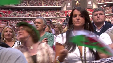 Joss Stone and Tom Jones - Lotta Love - Ain't That A Lot Of Love = Concert for Diana 2007