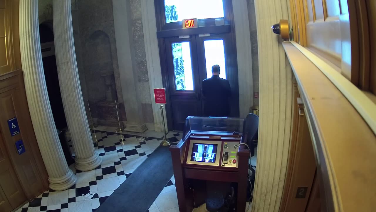0216USCS02UpperSenateDoorInterior_2021-01-06_14h00min02s853ms.mp4