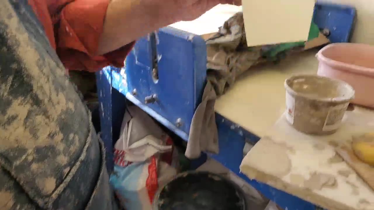 121924 TSCotMGL Ceramics with Ed! Vase construction PART 4