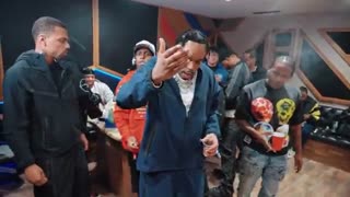 FIVIO FOREIGN - STUDIO FREESTYLE (OFFICIAL VIDEO)