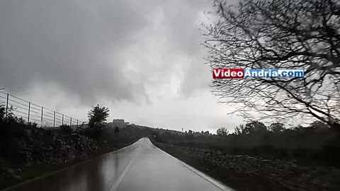 Andria: maltempo su Castel del Monte - video dalla Statale 170