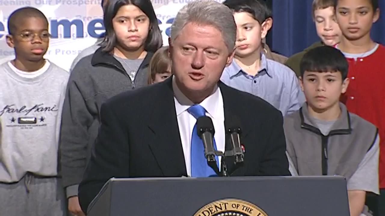 Video Recording of the ... - Video Recording of the Signing of H.R. 4577 - MT12365 21DEC2000 6850715