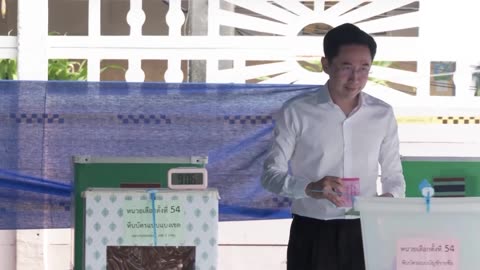 Thailand votes in three-way race as risk of instability looms