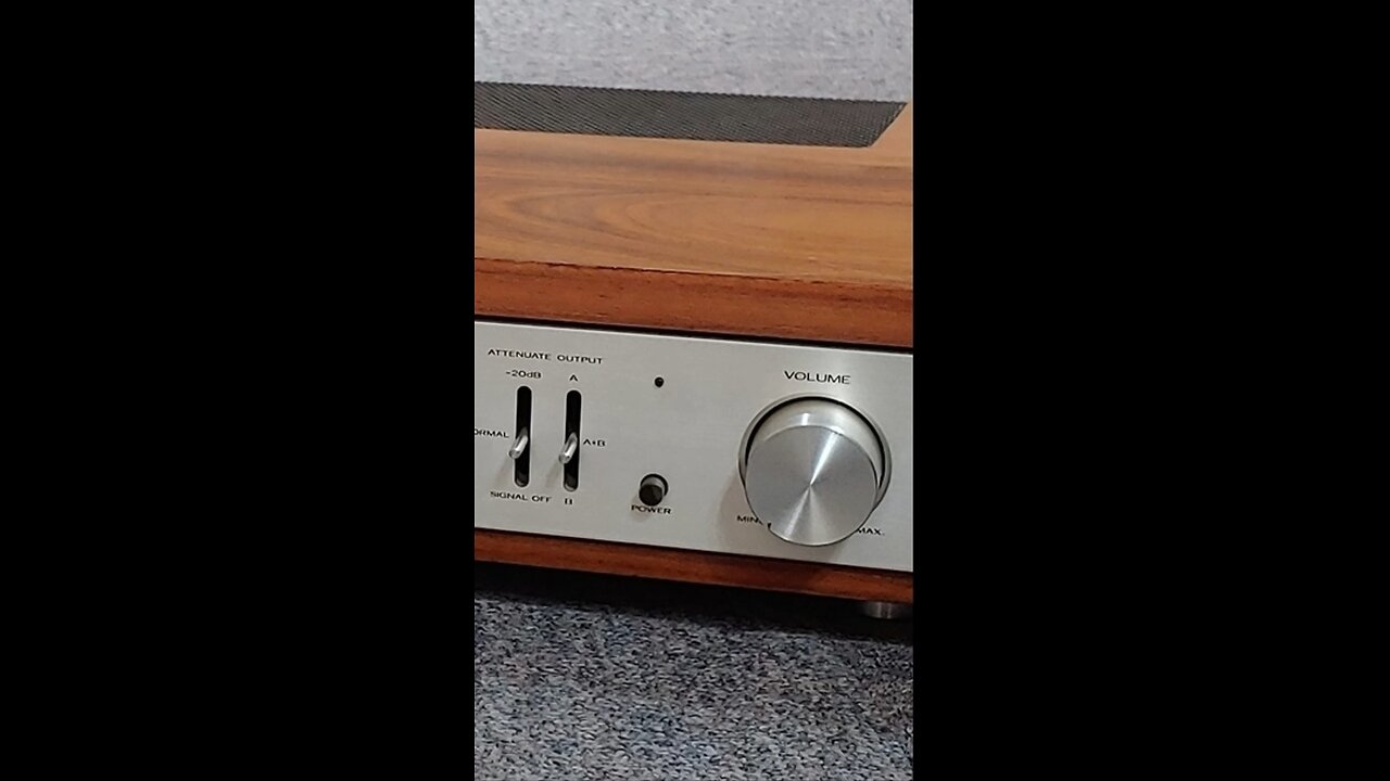 Luxman CL-32 Preamp