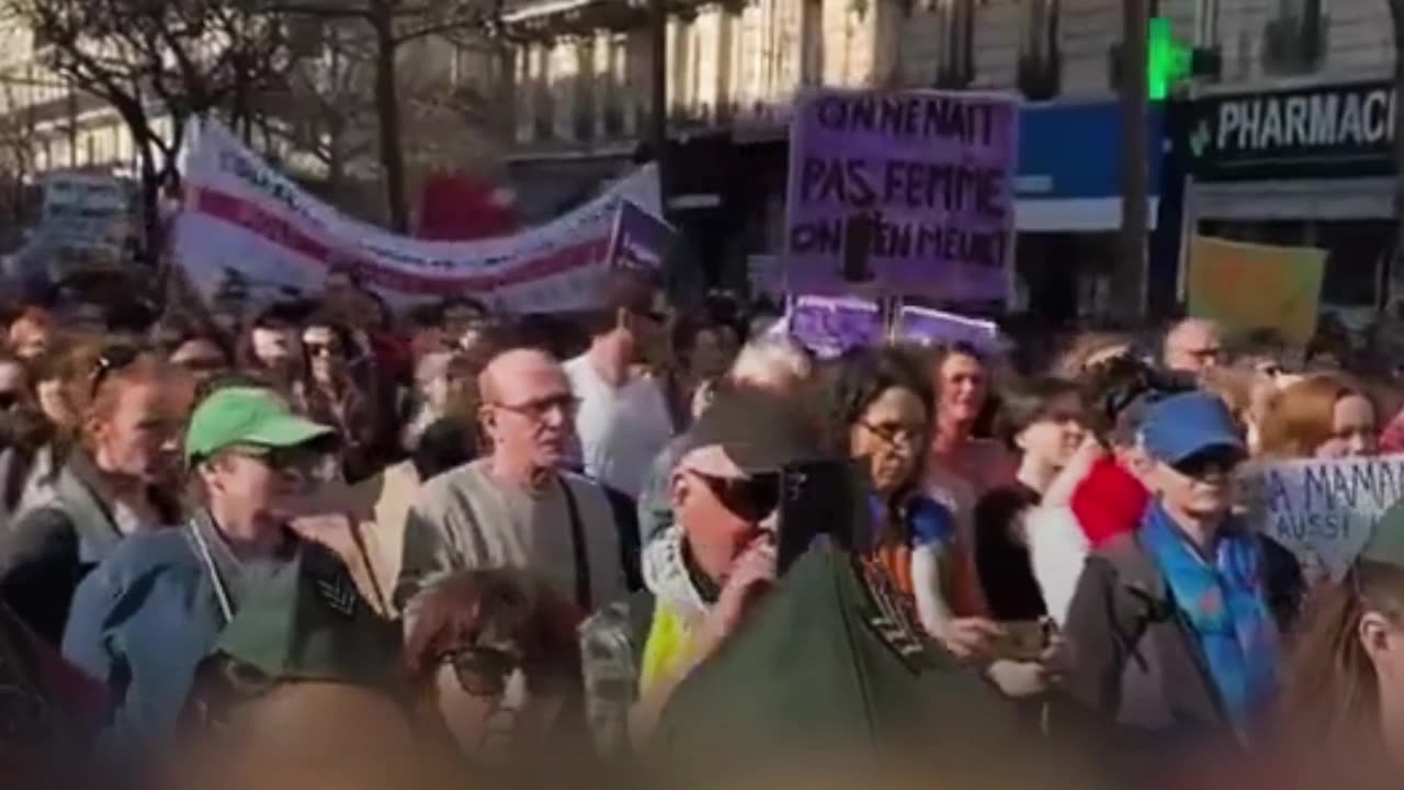 Protesta en toples por “epidemia fascista”