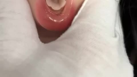 Sie schweigt, doch sie weckt Gefühle tiefer als Worte.