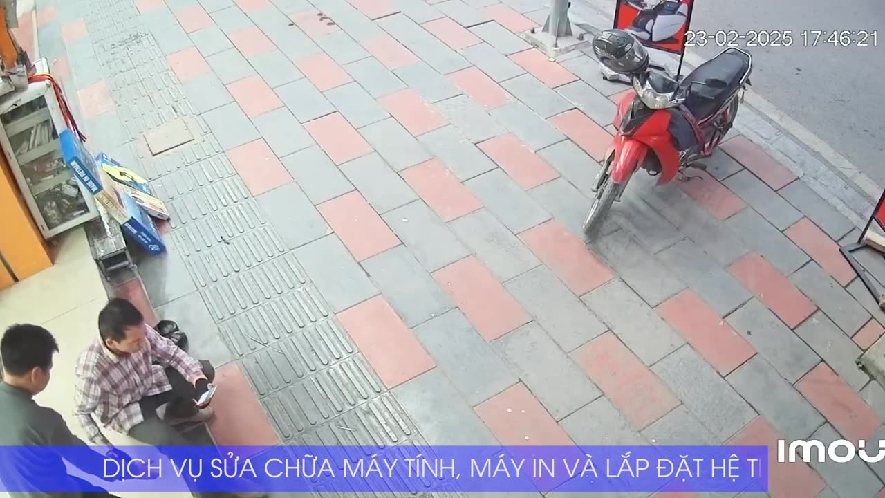 Lắp Camera cho khách hàng tại phố Hồ Sen