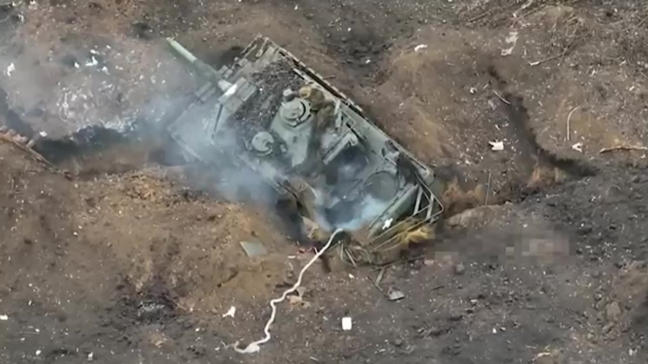 Leopard Tank Got Stuck in a Trench and Drone Operators Finished Off Its Crew